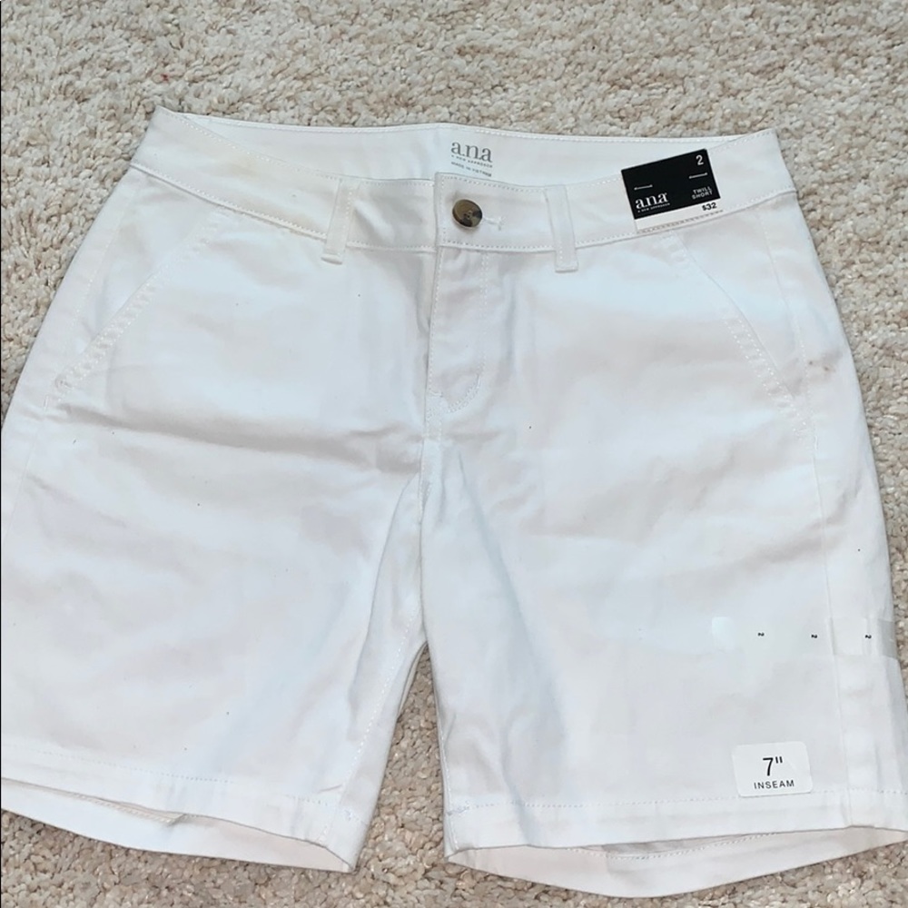 BRAND NEW! White shorts with 7” inseam